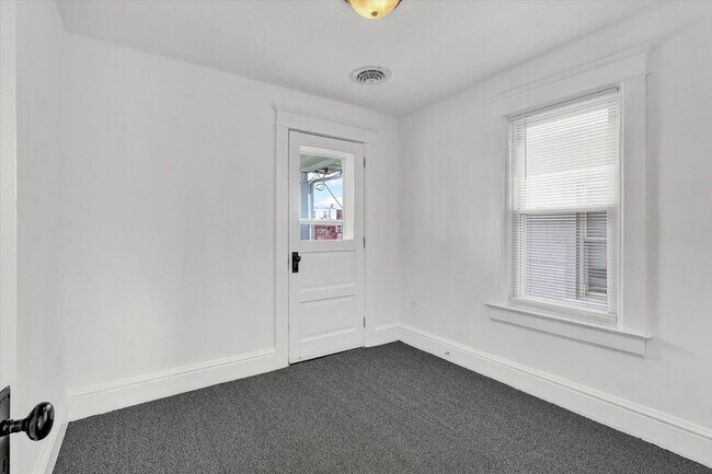 Building Photo - 1029 W Locust St