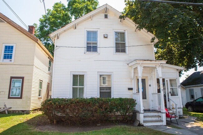 Building Photo - 317 Pleasant St