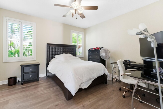 Building Photo - 7162 Vía Firenze