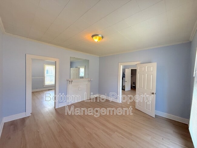 Building Photo - 1912 Gum St