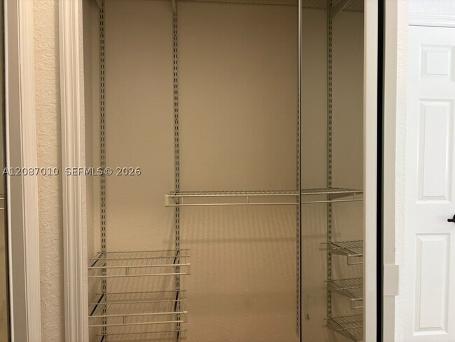 Building Photo - 8671 NW 112th Ct