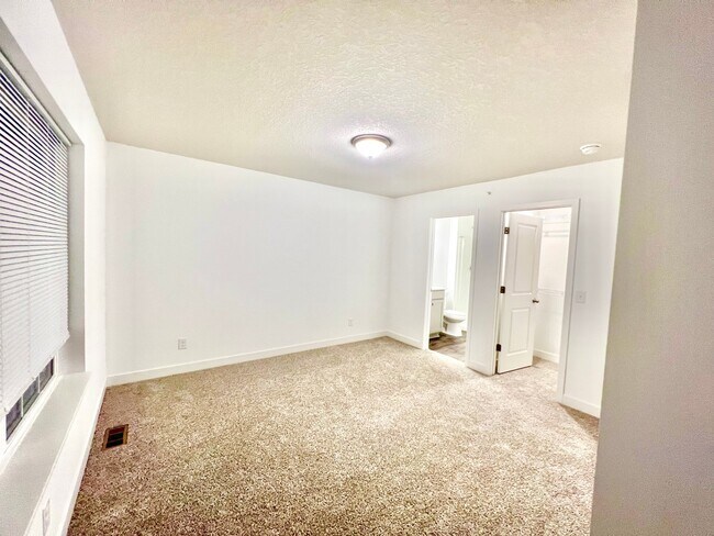 Building Photo - 11204 Balsam Pointe Trl