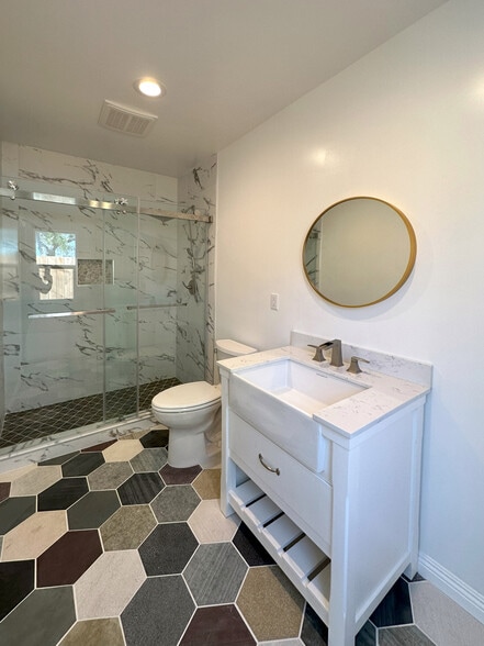Building Photo - 515 Archwood Pl