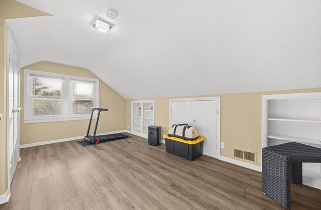 Building Photo - 4136 Park Ave