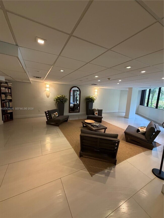Building Photo - 540 Brickell Key Dr
