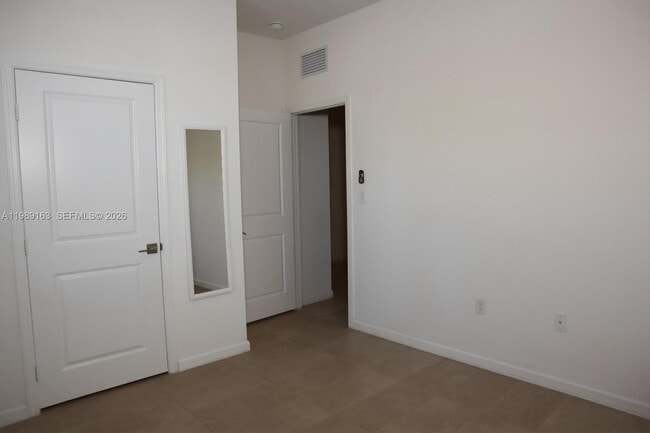 Building Photo - 27440 SW 135th Ave Rd