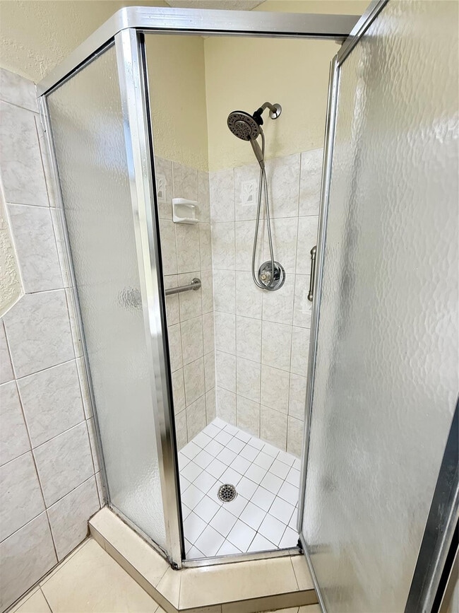 Building Photo - 4190 NW 45th St