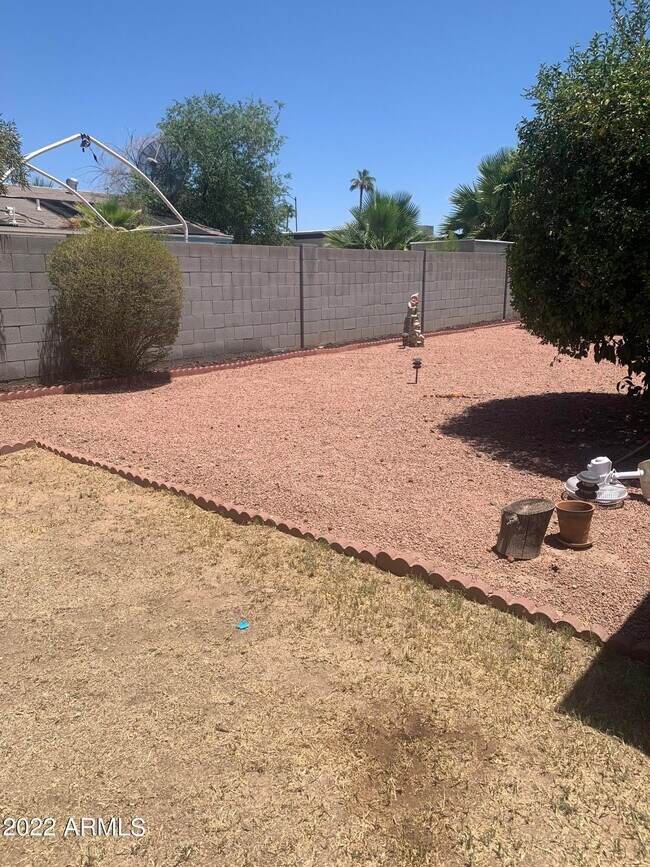 Building Photo - 4132 W Shangri La Rd