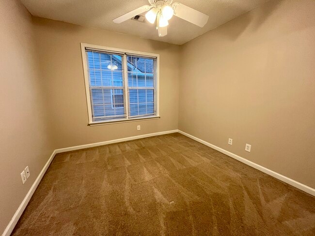Building Photo - 107 Vanessa Dr