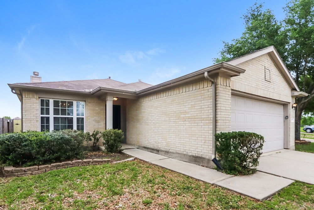 Building Photo - 13910 Maleewan Ln