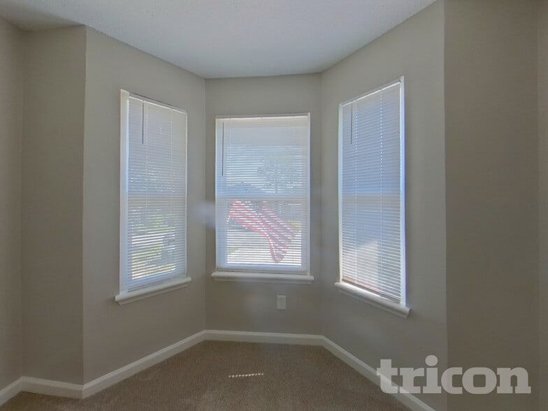 Building Photo - 136 Westport Dr