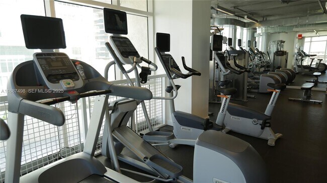 Building Photo - 3250 NE 1st Ave