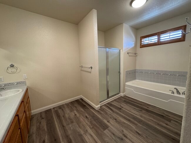 Building Photo - 767 Kingman Dr