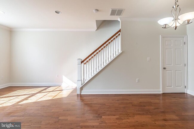 Building Photo - 705 Captains Way
