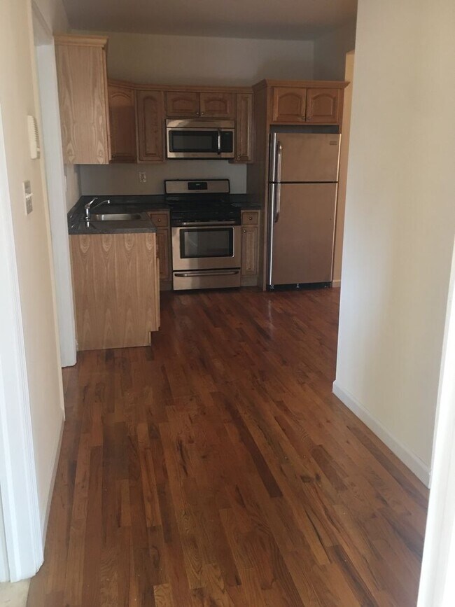 Building Photo - 342 HAWTHORNE