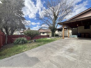 Building Photo - 3418 W 2nd Ave