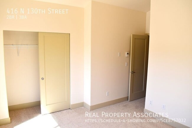 Building Photo - 416 N 130th St