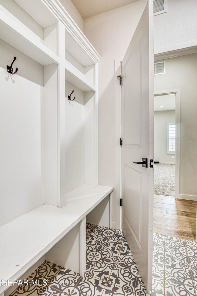 Building Photo - 805 Mormon Tea Dr