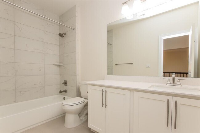 Building Photo - 607 Gunison Dr