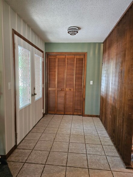 Building Photo - 51 Golfview Ct