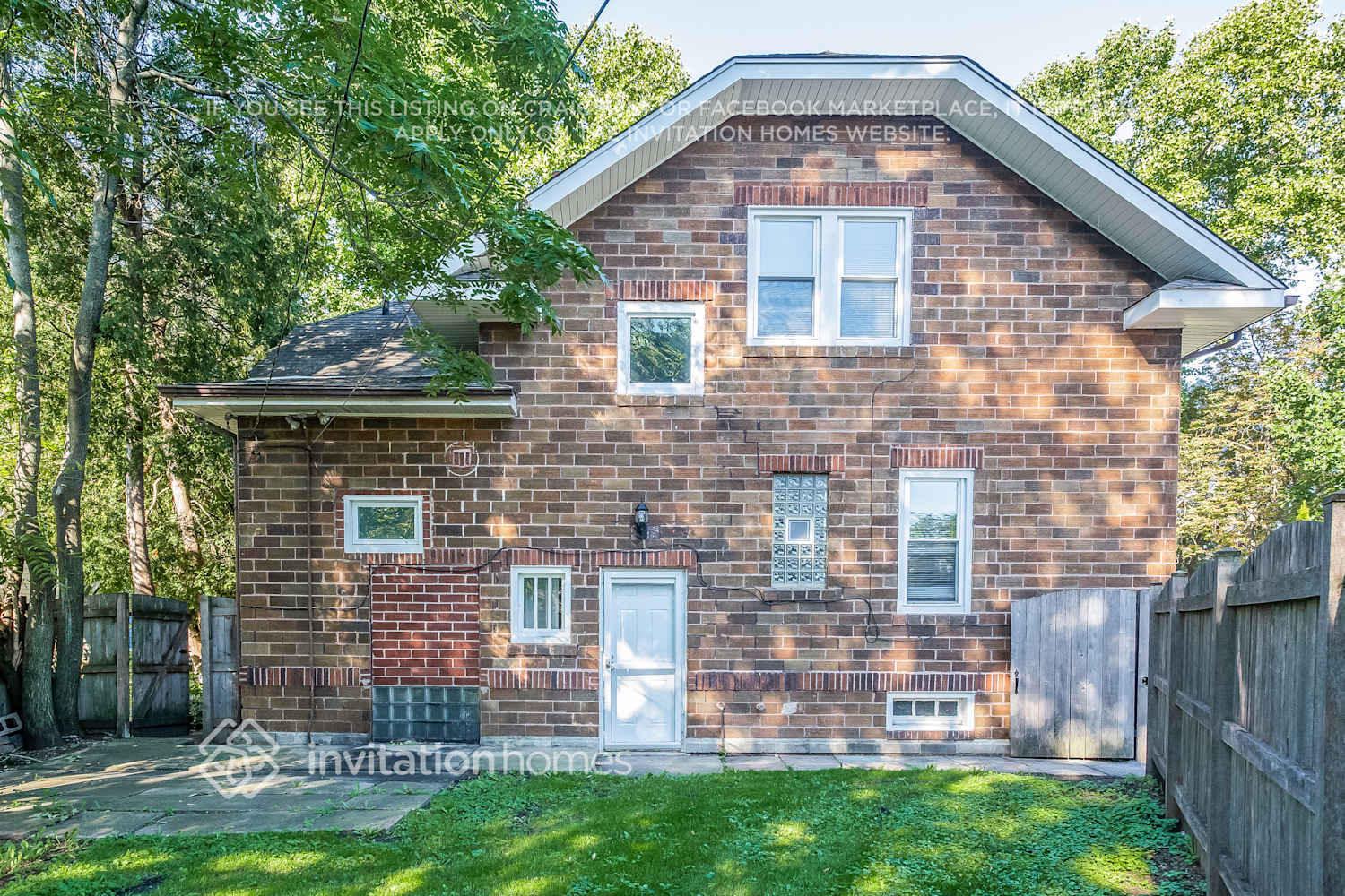 Building Photo - 223 N Biermann Ave