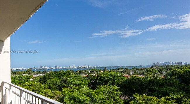 Primary Photo - 1000 Quayside Terrace