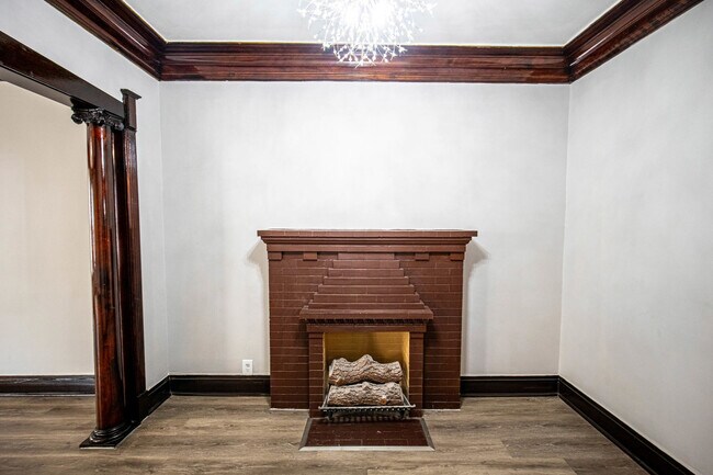 Building Photo - 6362 S Greenwood Ave