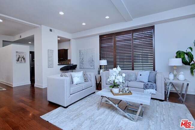 Building Photo - 11815 Laurelwood Dr