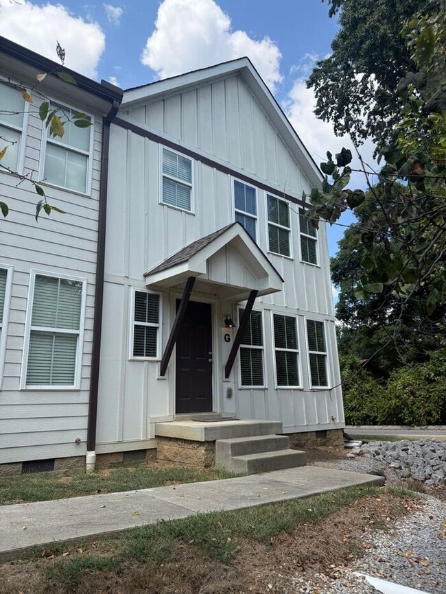 Building Photo - FOR RENT - Beautiful Modern Townhouse in Madison
