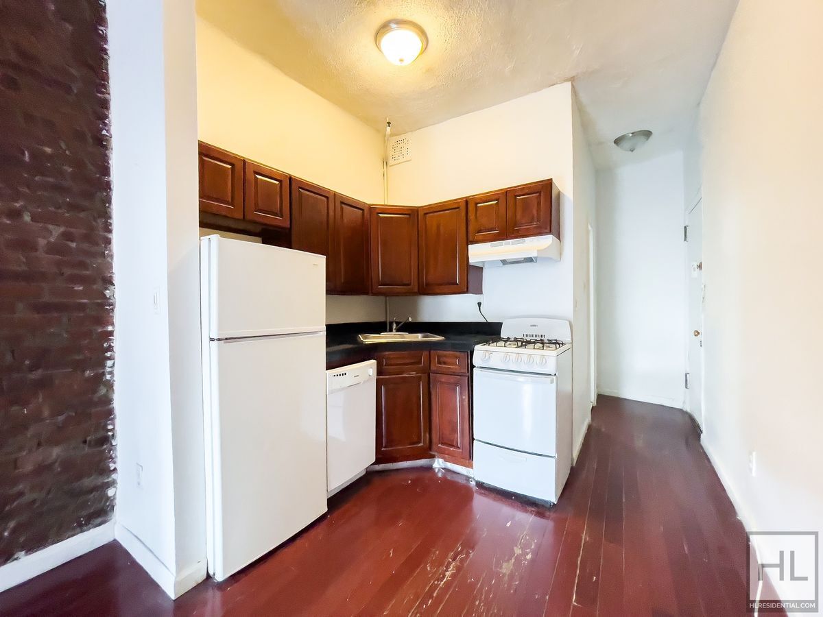 Building Photo - PROSPECT PLACE / Spacious 1-Bedroom / Grea...