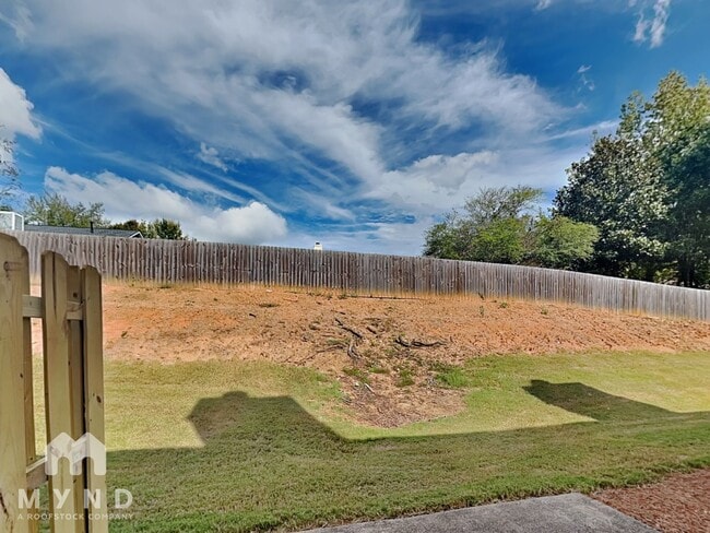 Building Photo - 7020 Biltmore Trce