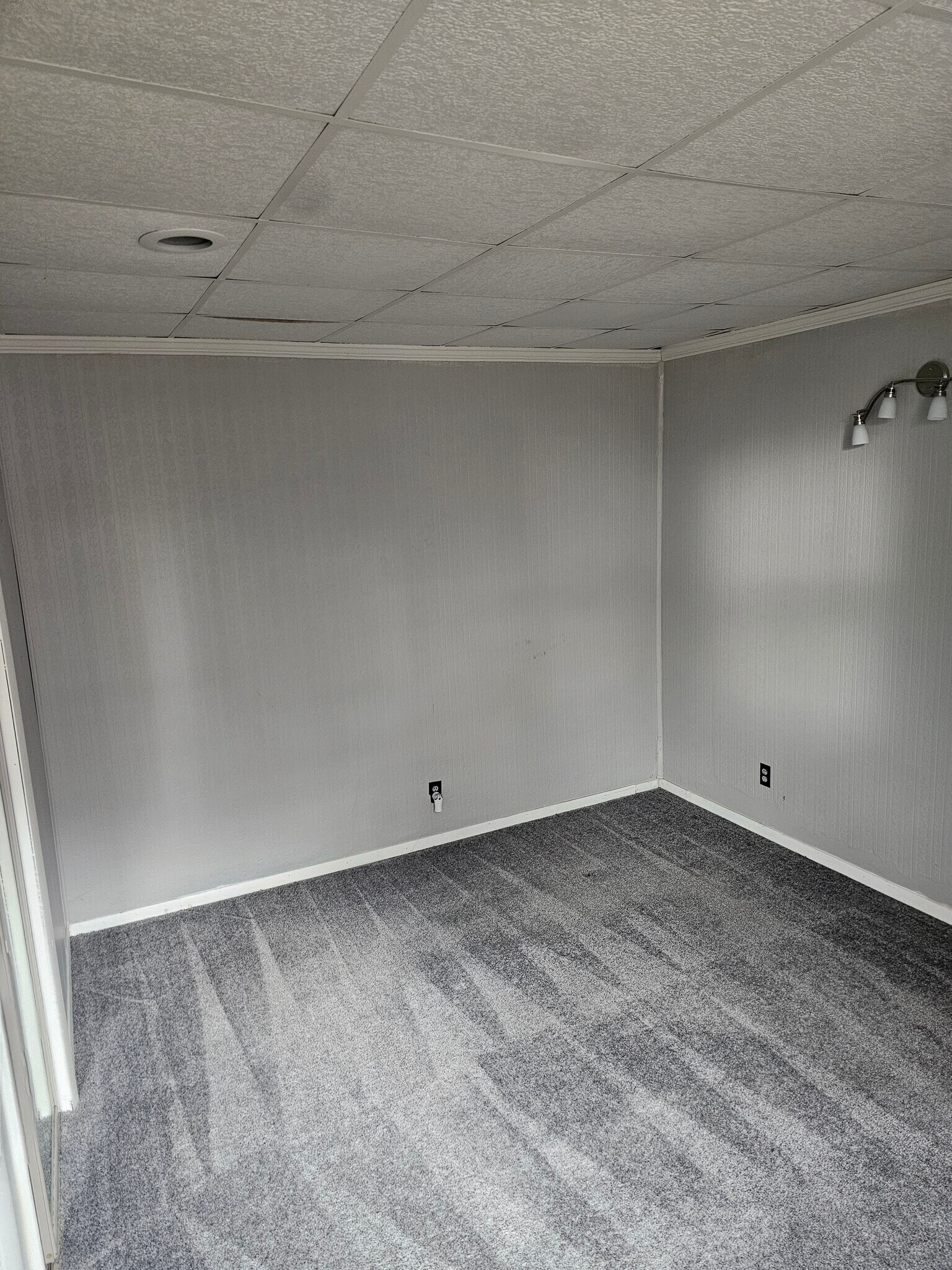 Bedroom - 545 S Douglas Ave