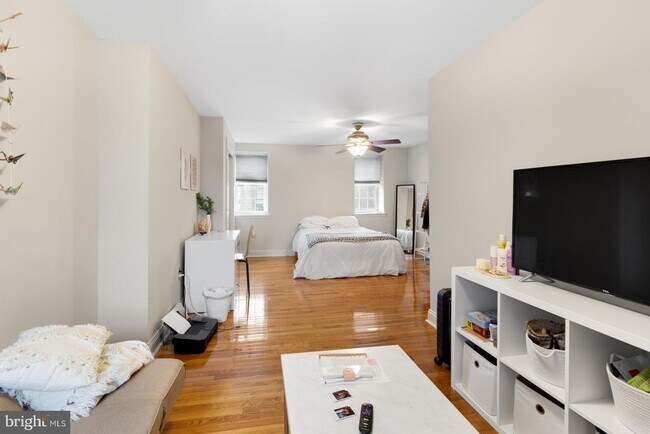 Building Photo - 2229 St Albans St