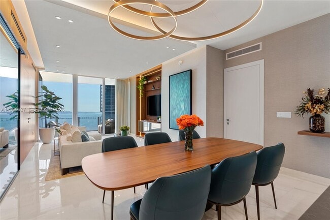 Building Photo - 300 Biscayne Blvd Way