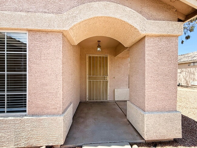 Building Photo - Charming 3-Bed, 2-Bath Home with Oversized...