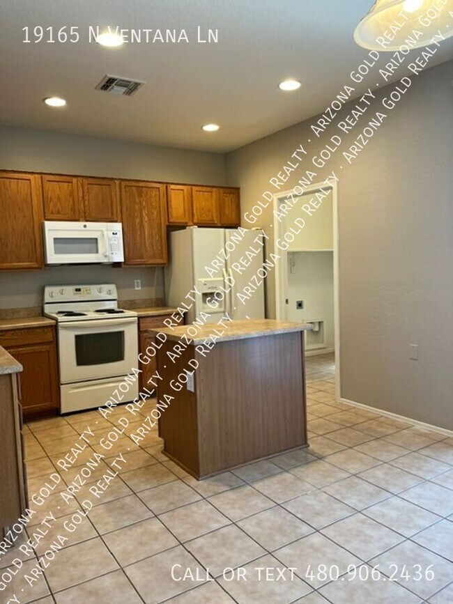 Building Photo - 19165 N Ventana Ln