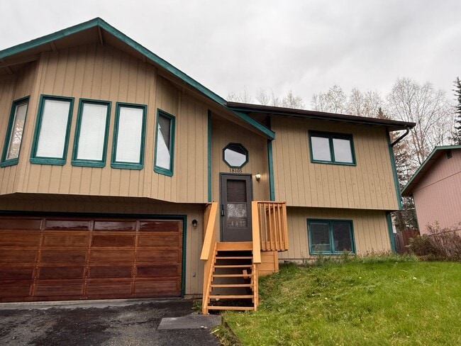 Primary Photo - Charming Eagle River Split-Level – Mountai...