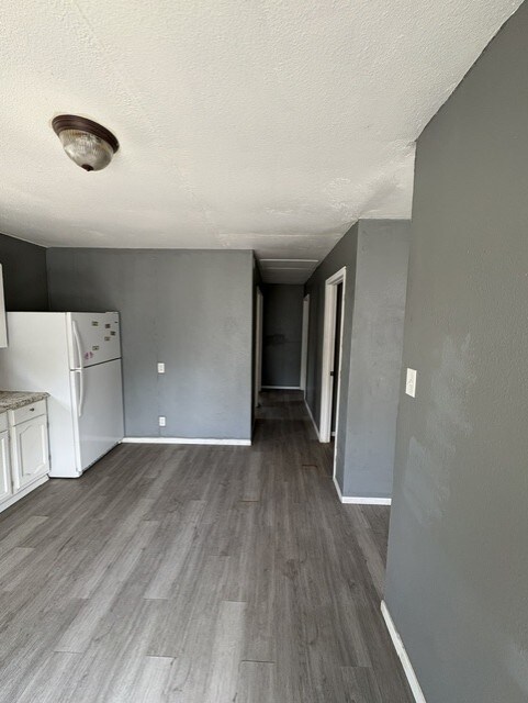 Building Photo - 2513 Quintana Rd