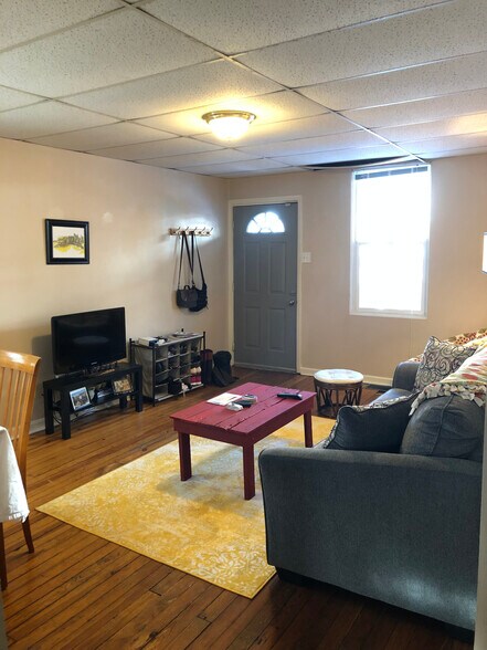 Building Photo - 113-1 Ivy St