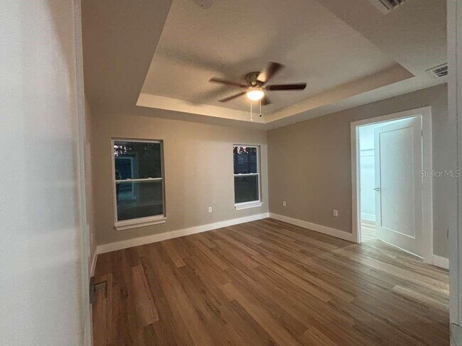 Building Photo - 1884 W Quaker Ln