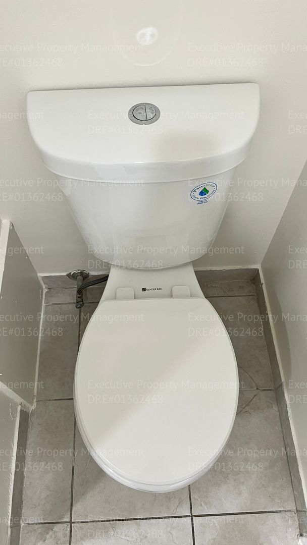 Building Photo - Remodeled 3 bedroom/ 2 bathroom home *MOVE IN SPECIAL OAC*