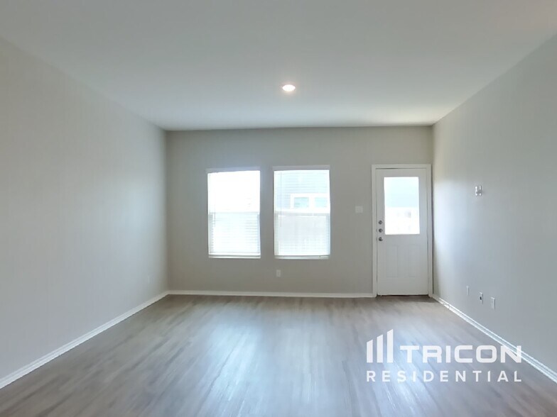 Building Photo - 179 Mica Trl
