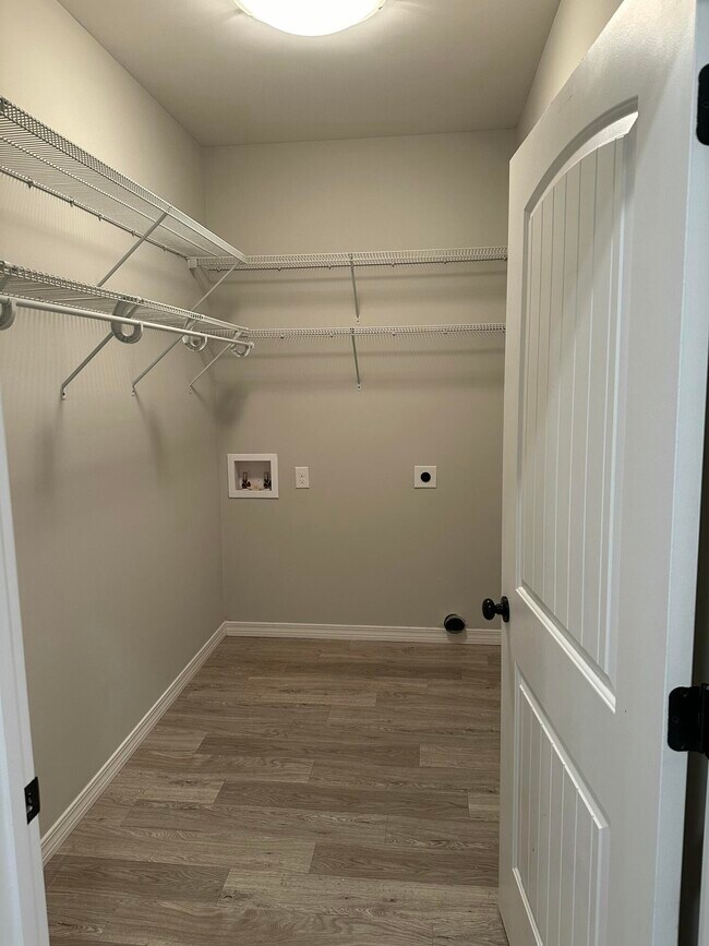 Building Photo - 202 Spencer Pl