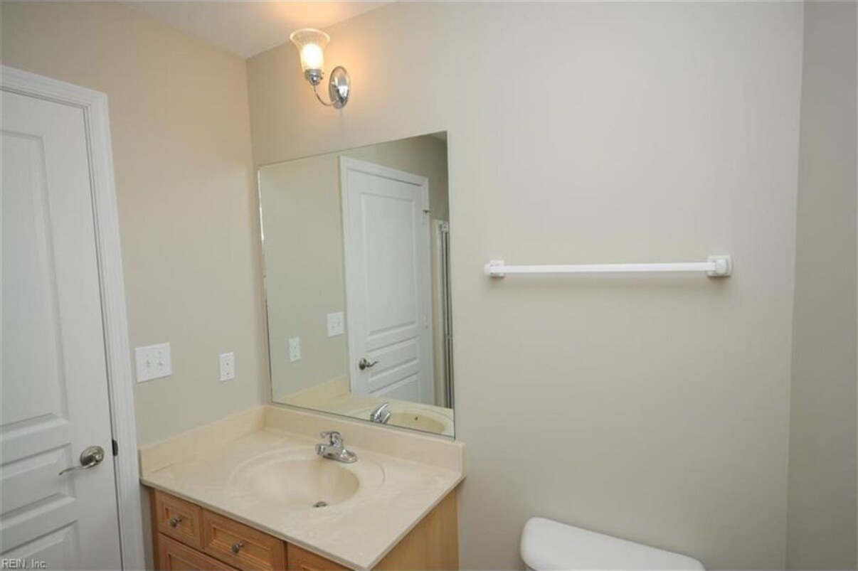 Building Photo - 5320 Hayton Way