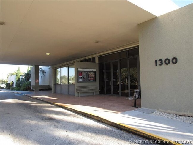 Building Photo - 2803 Victoria Way