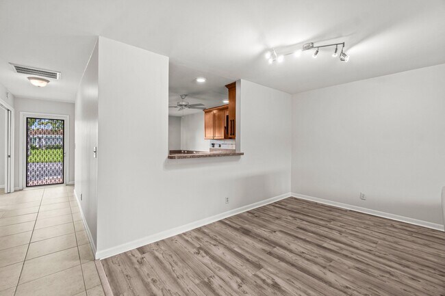 Building Photo - 5074 Privet Pl