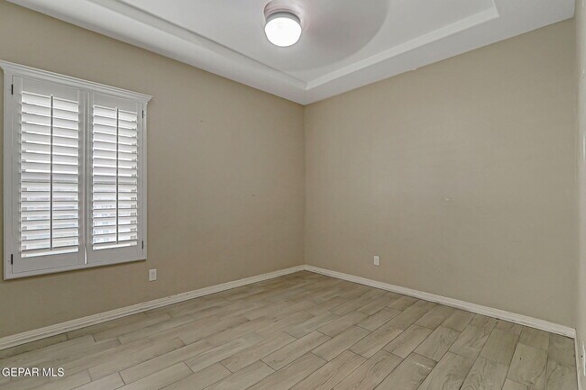 Building Photo - 14805 Holly Springs