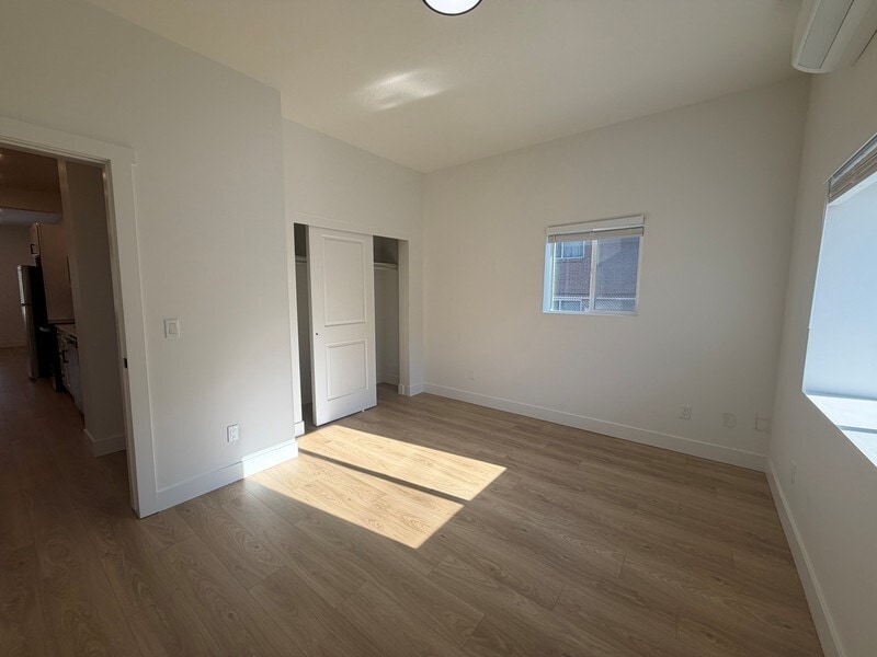 Building Photo - 770 S Ashton Ave