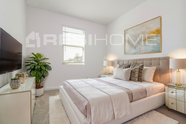 Building Photo - 18030 W Pierson St