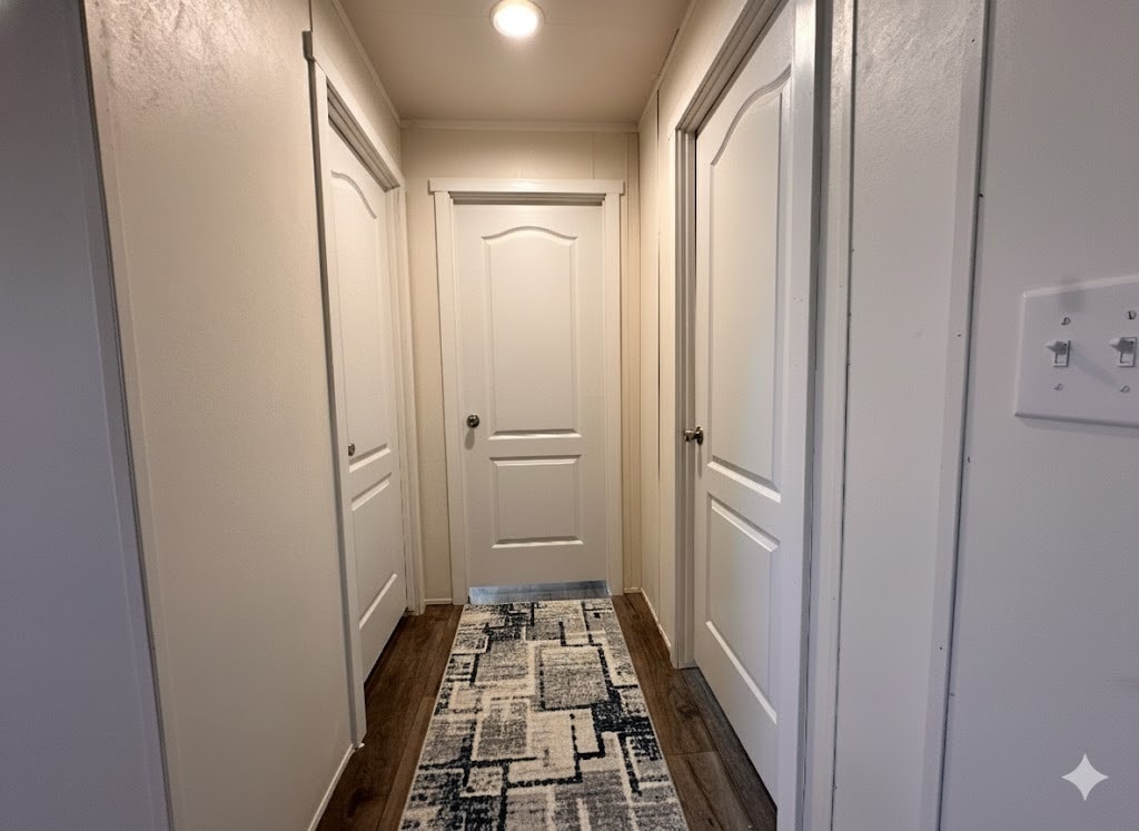 Building Photo - 8 Bing St N